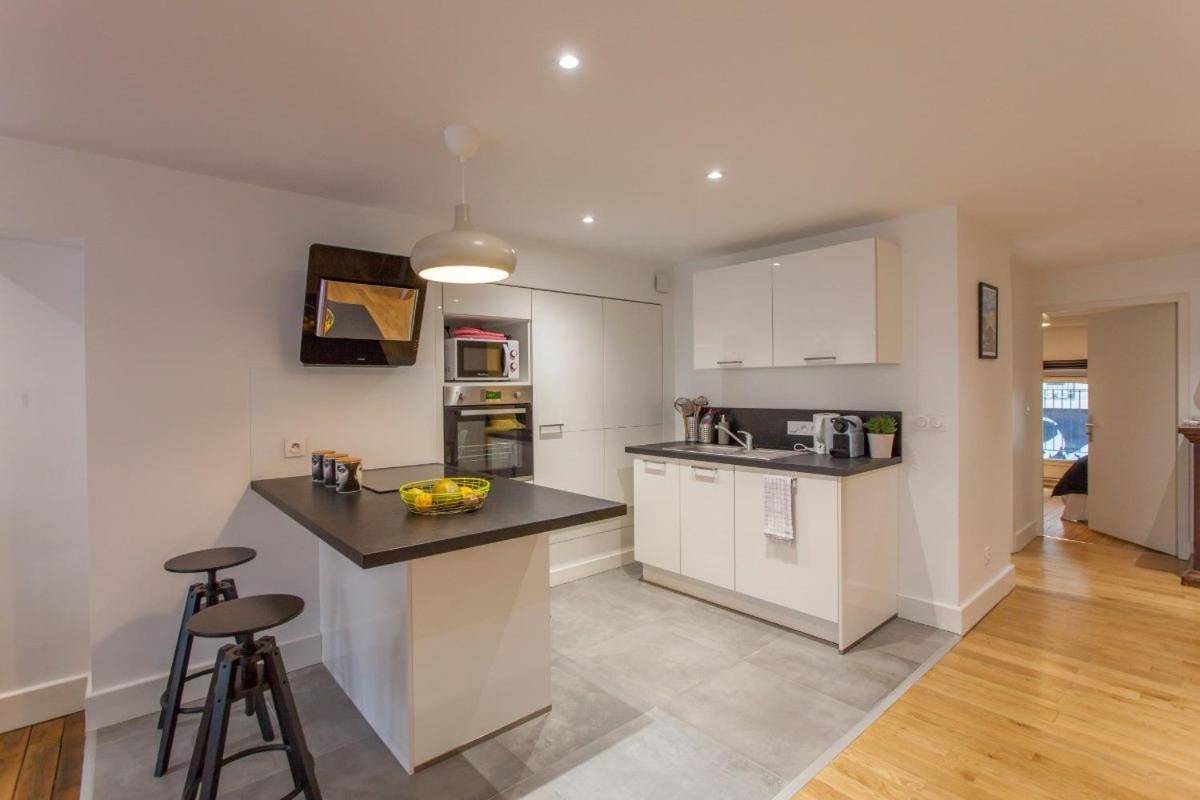 Faites Sauter La Banque Apartment *